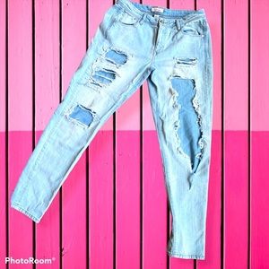 Woman's Super Distressed Refuge Jeans